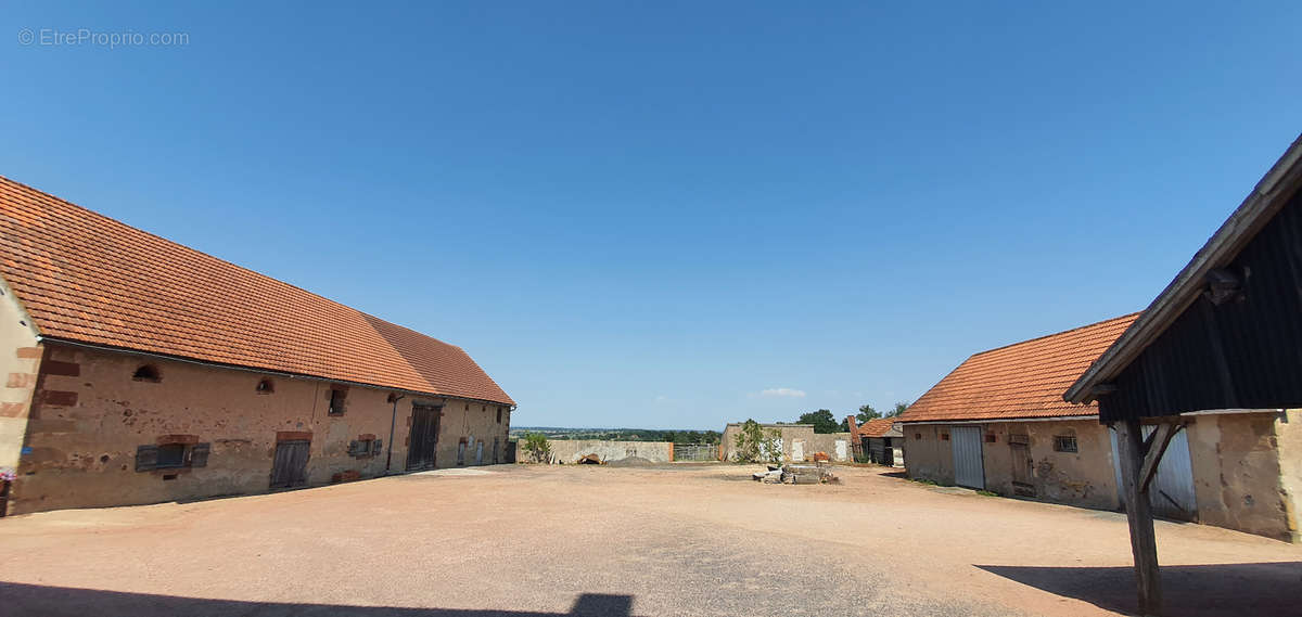 Maison à LE DONJON