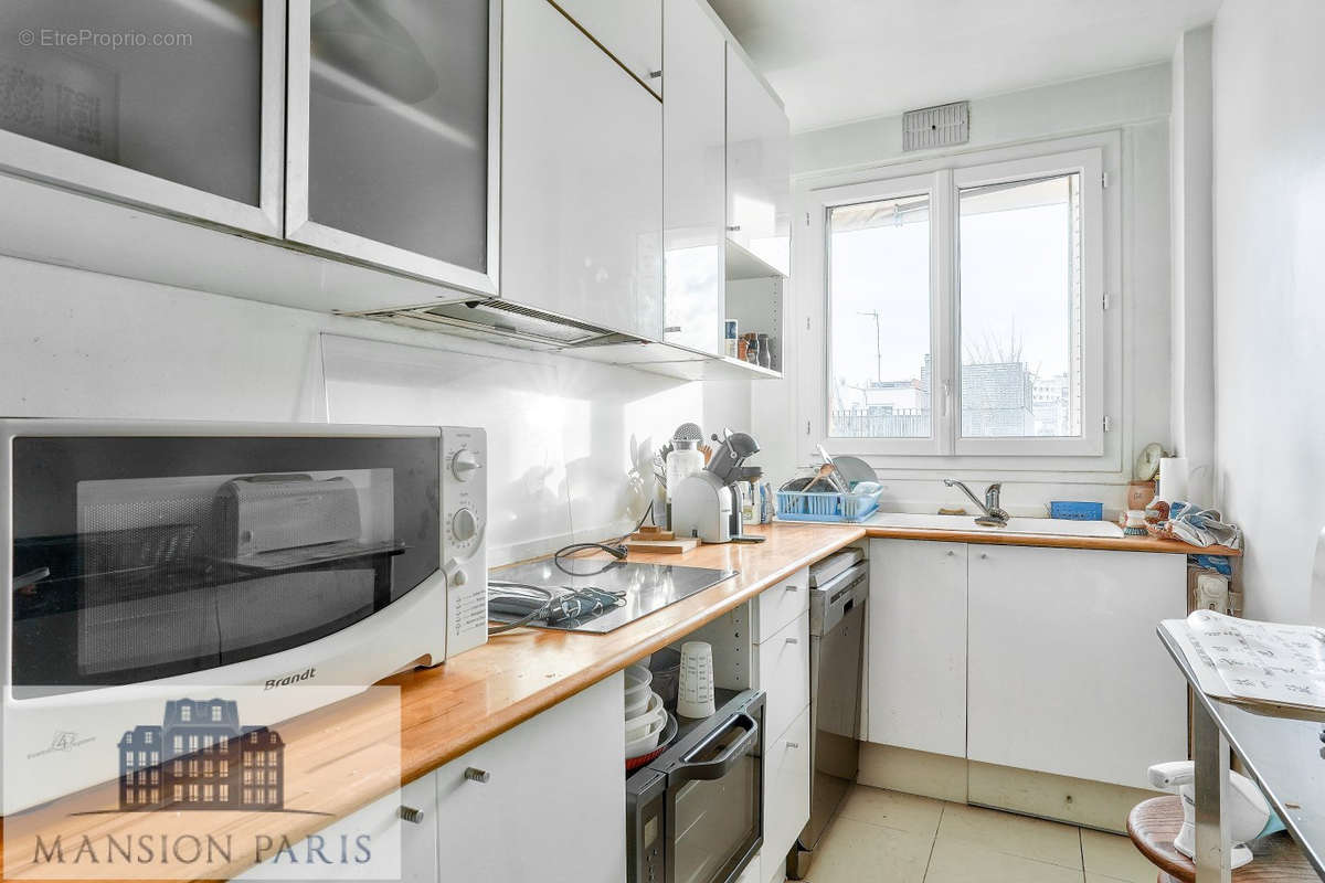 Appartement à PARIS-16E