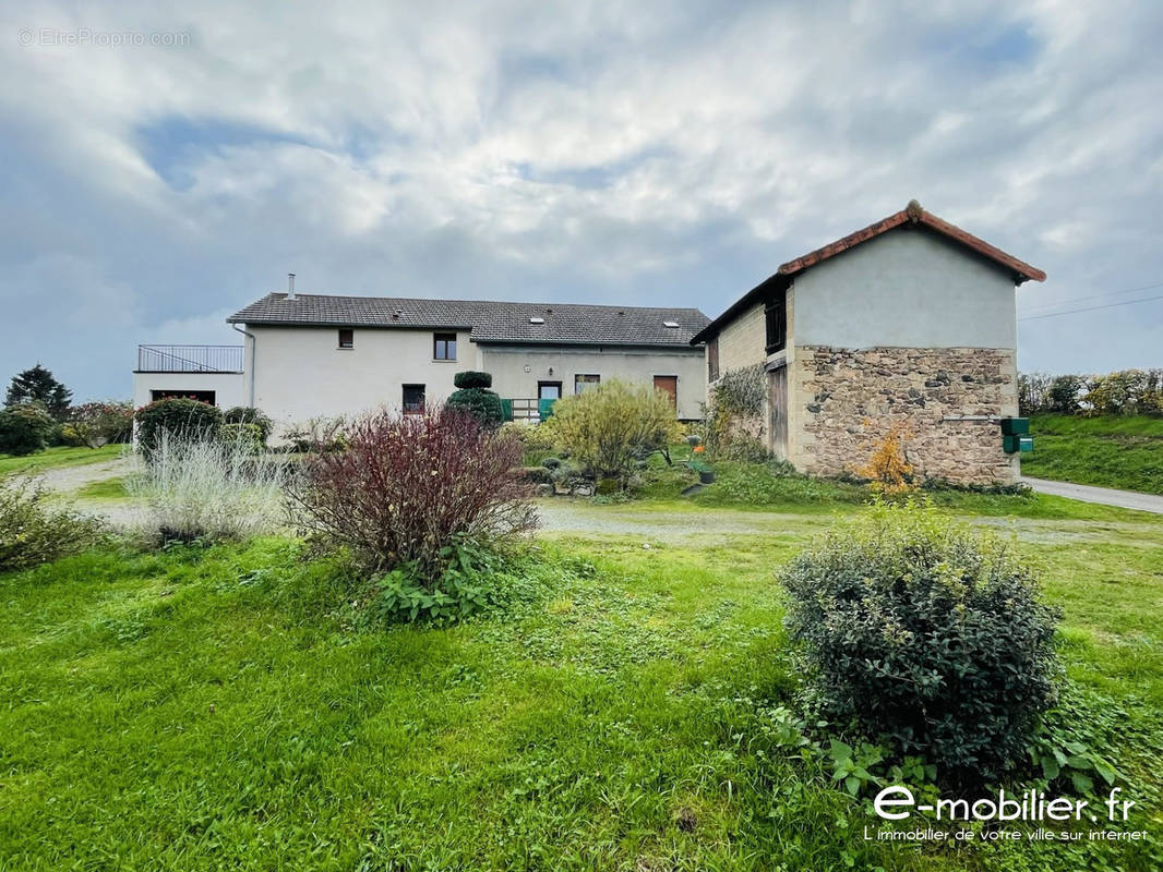 Maison à LA CLAYETTE