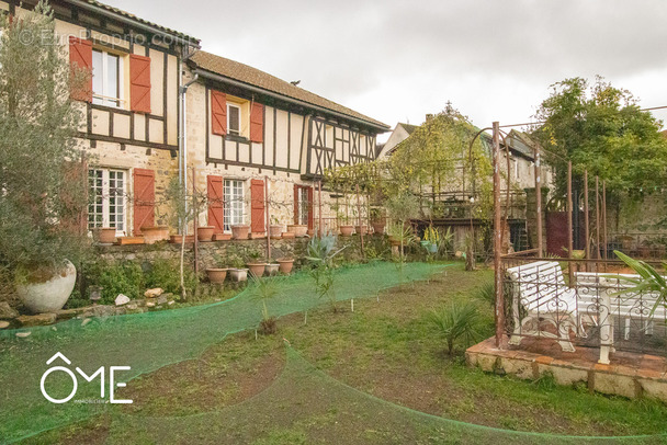 Maison à BEAULIEU-SUR-DORDOGNE