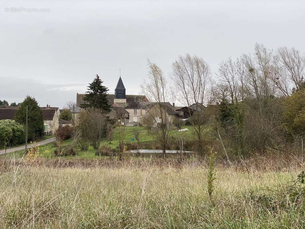 Terrain à FLEURY-LA-VALLEE