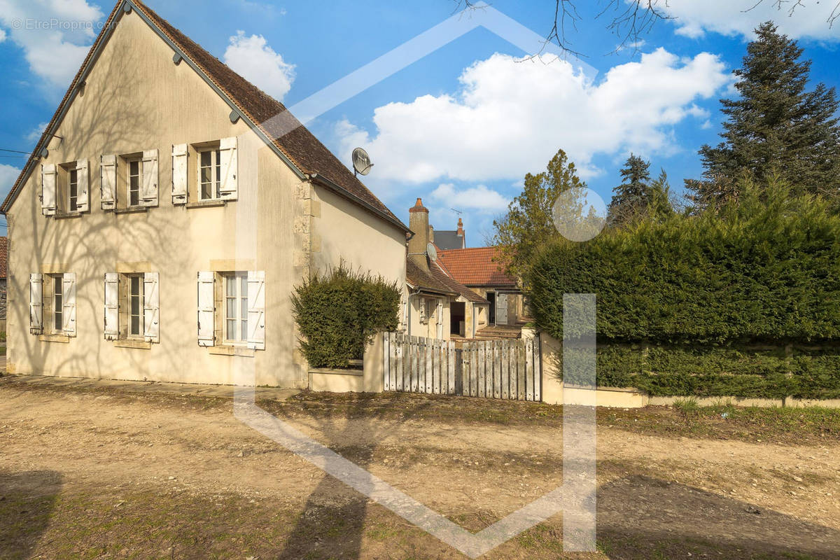 Maison à TRACY-SUR-LOIRE