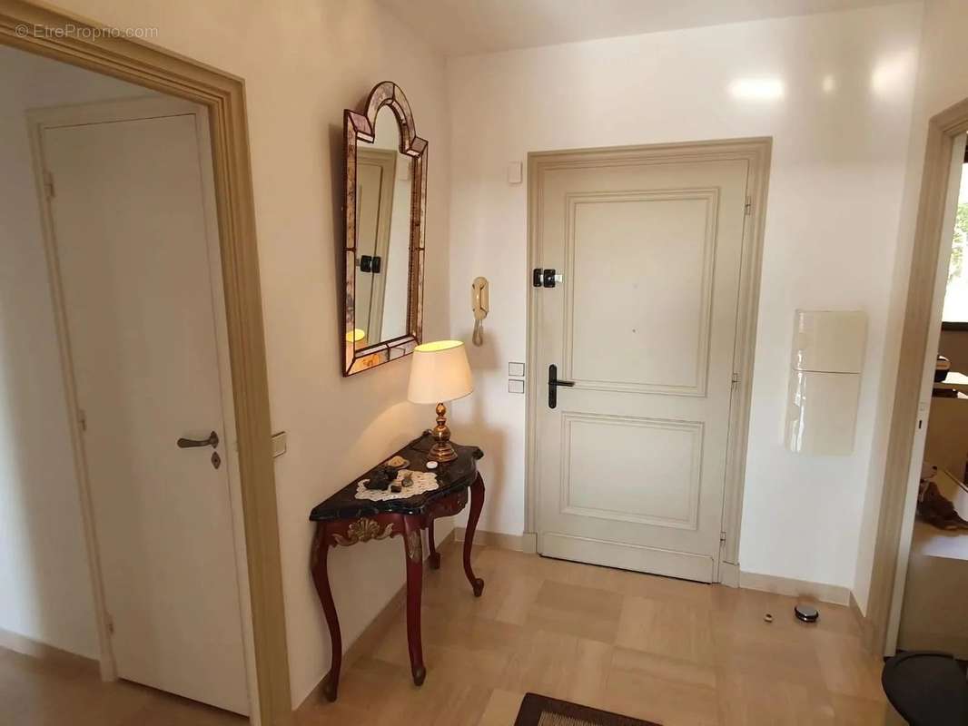 Appartement à VILLENEUVE-LOUBET