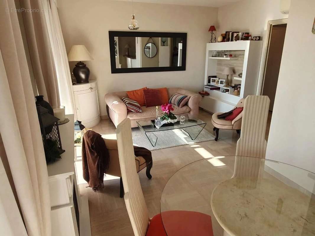 Appartement à VILLENEUVE-LOUBET