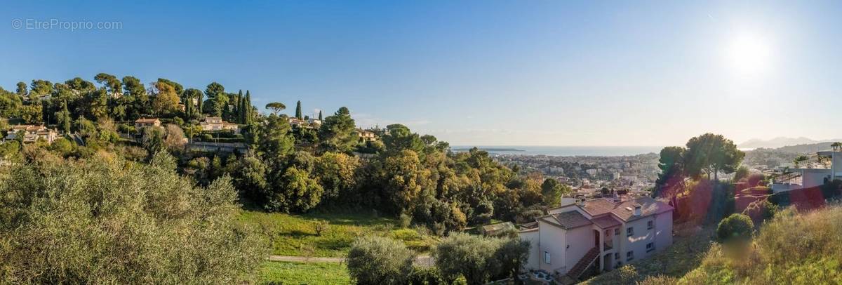 Appartement à LE CANNET