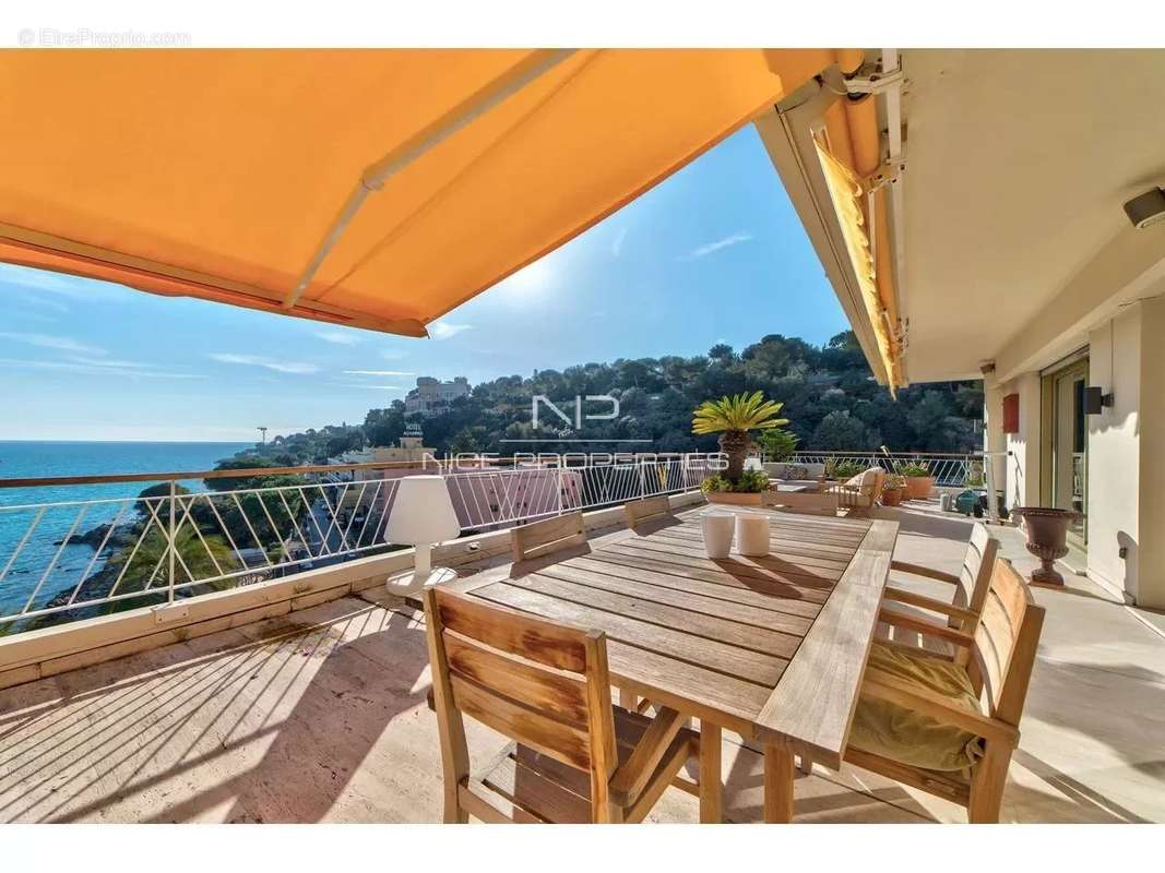 Appartement à ROQUEBRUNE-CAP-MARTIN