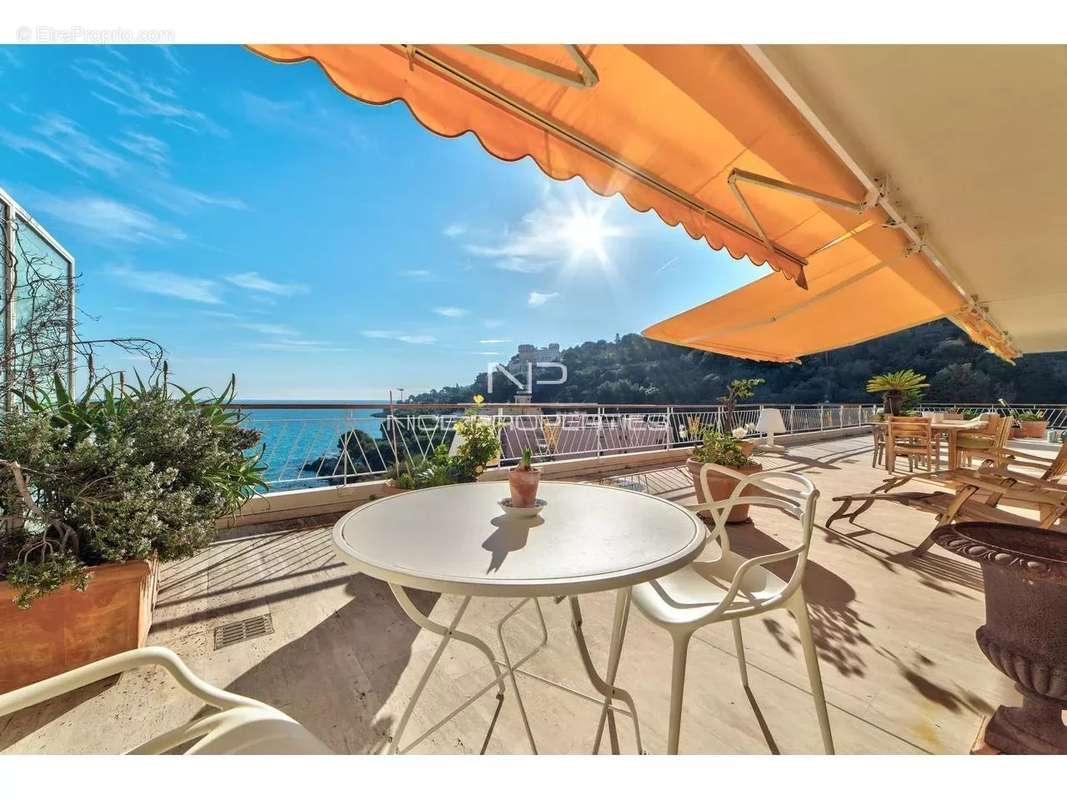 Appartement à ROQUEBRUNE-CAP-MARTIN