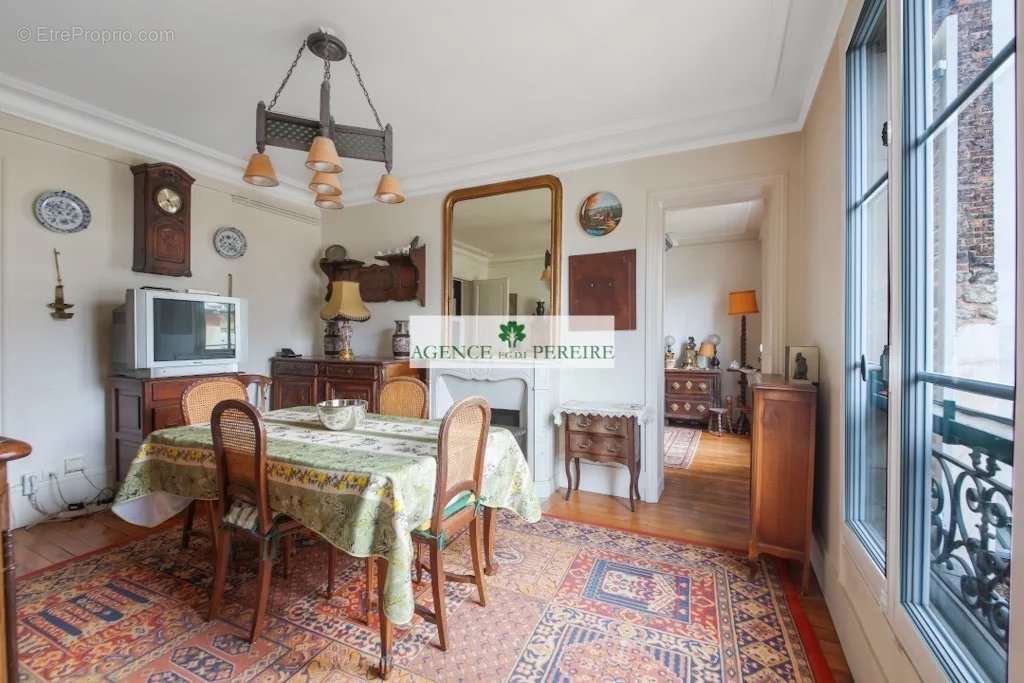 Appartement à PARIS-17E