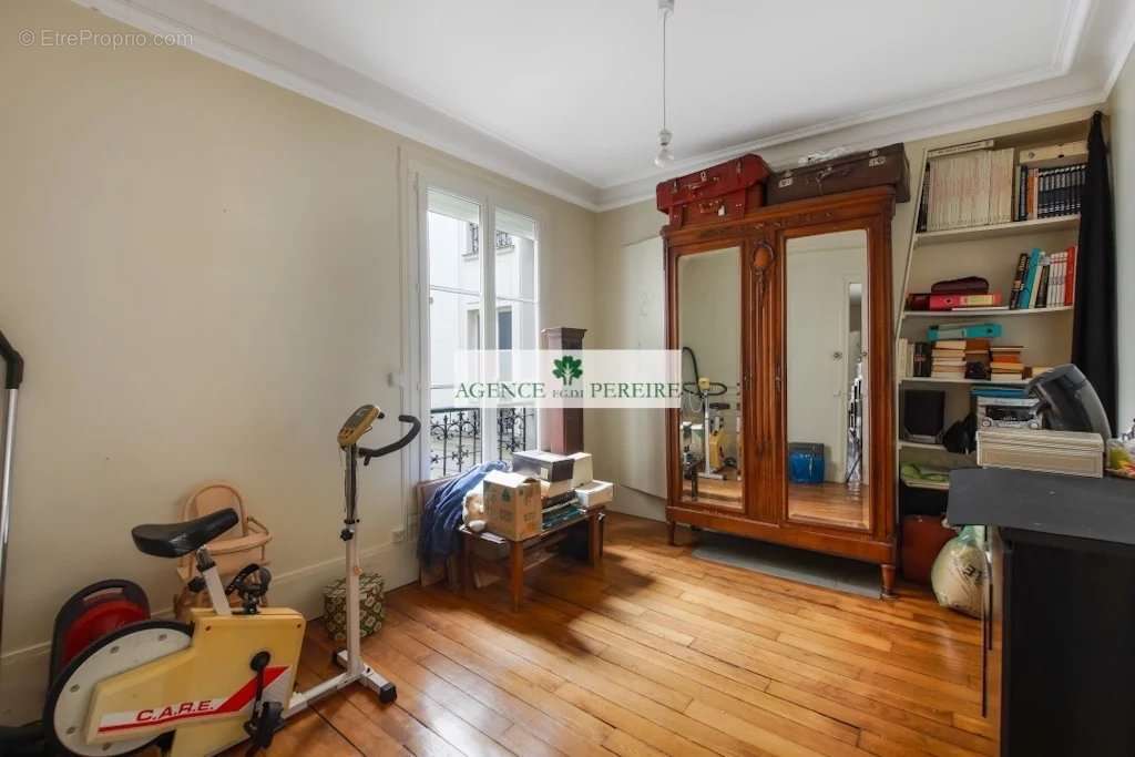 Appartement à PARIS-17E