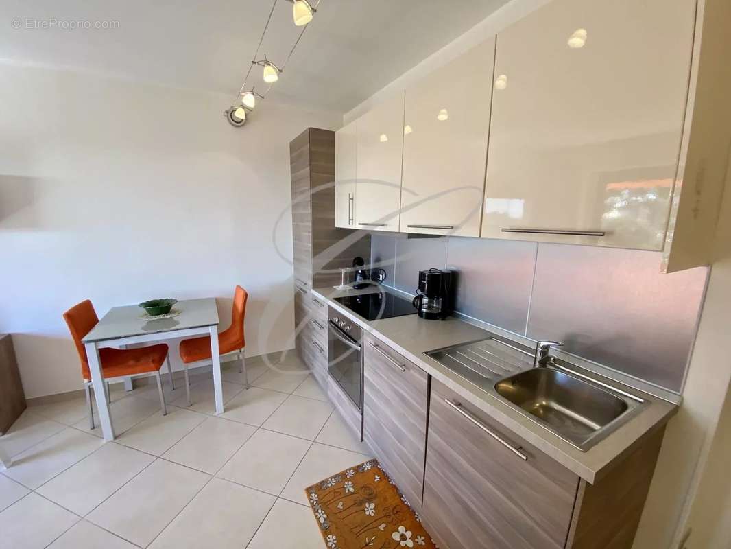 Appartement à ROQUEBRUNE-CAP-MARTIN