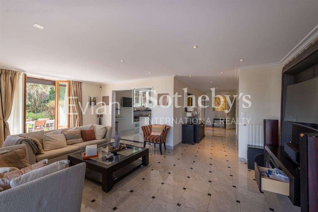 Appartement à EVIAN-LES-BAINS