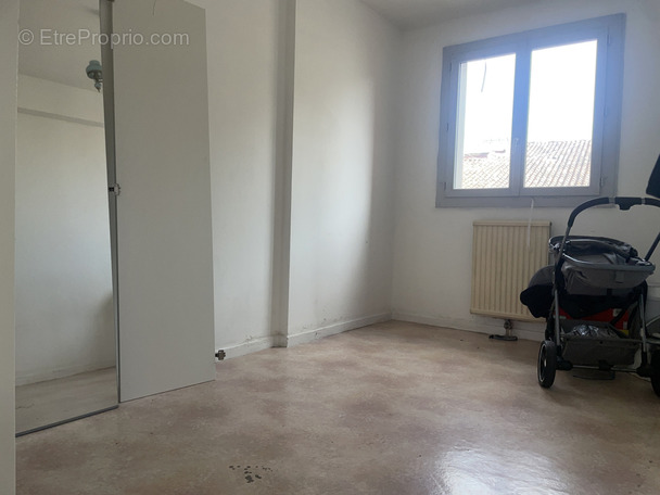 Appartement à MARSEILLE-3E