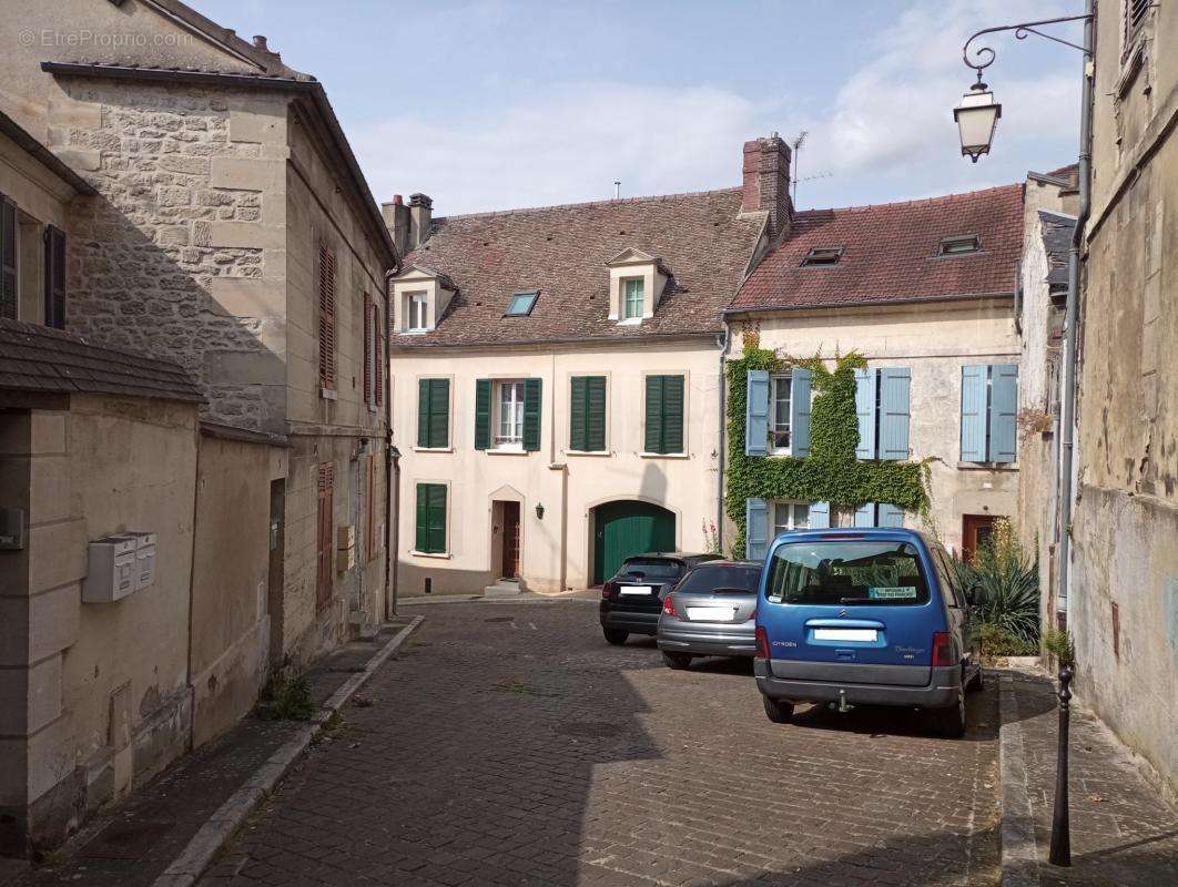 Commerce à MAGNY-EN-VEXIN