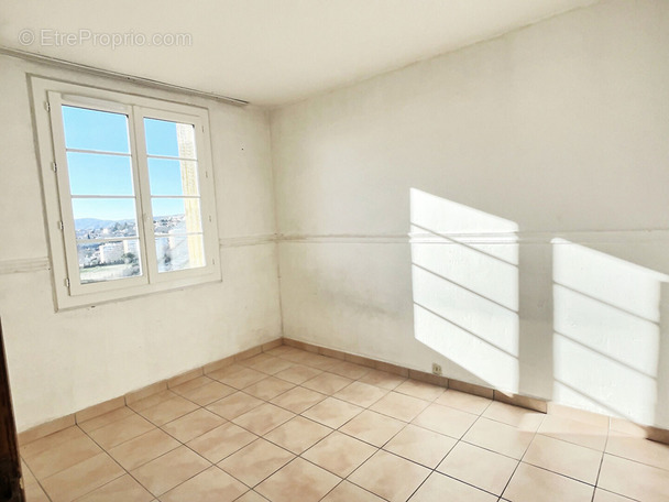 Appartement à MARSEILLE-15E