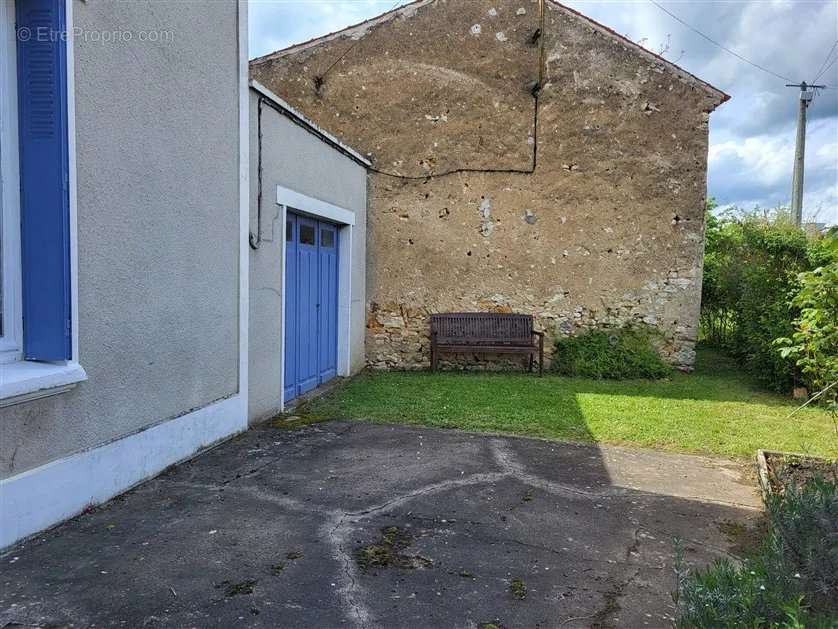 Maison à LATHUS-SAINT-REMY