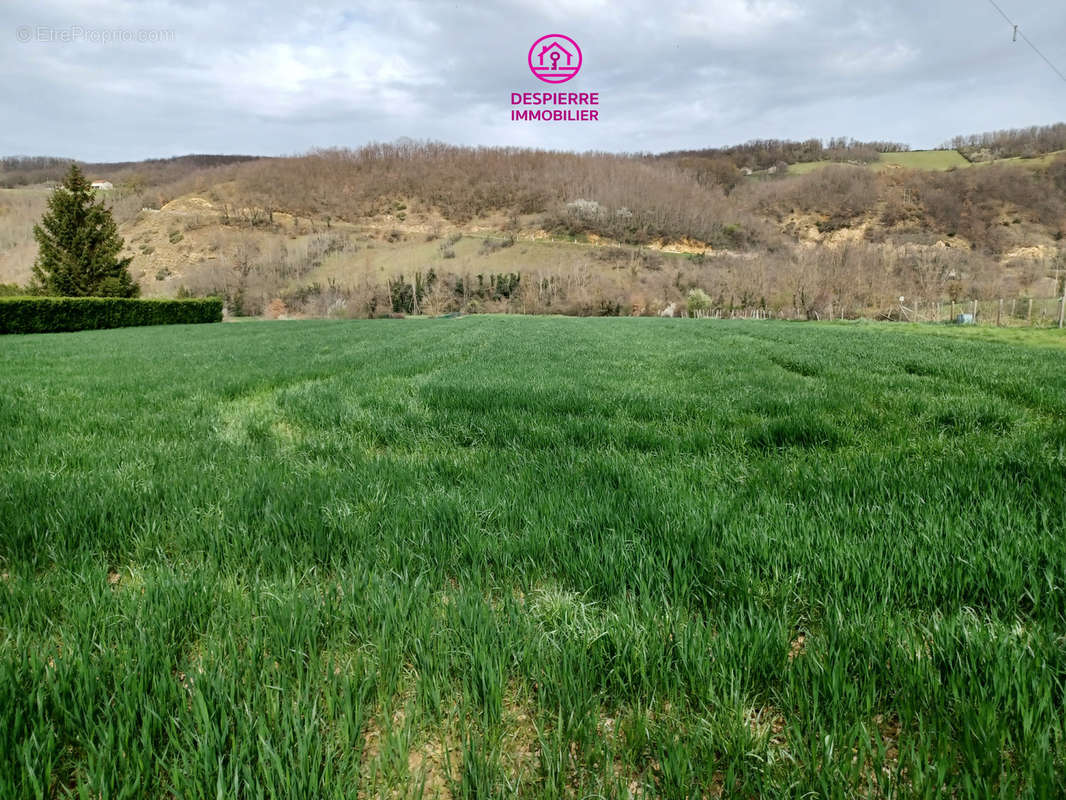 Terrain à ANNEYRON