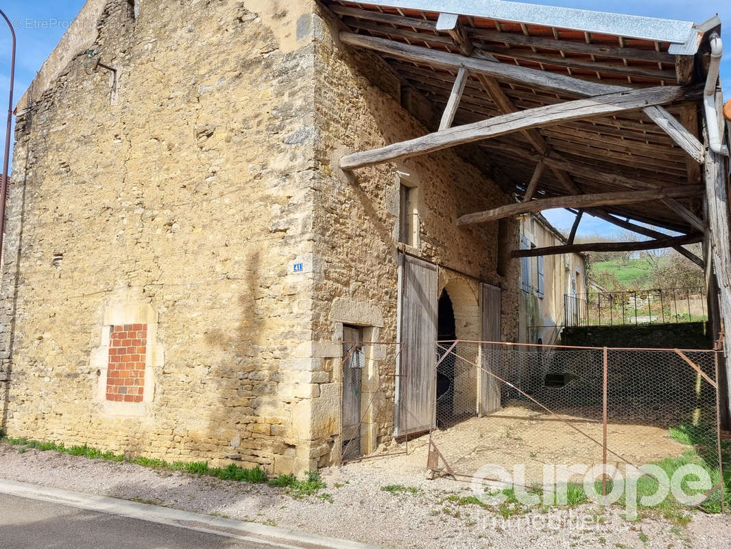 Maison à LUCY-LE-BOIS