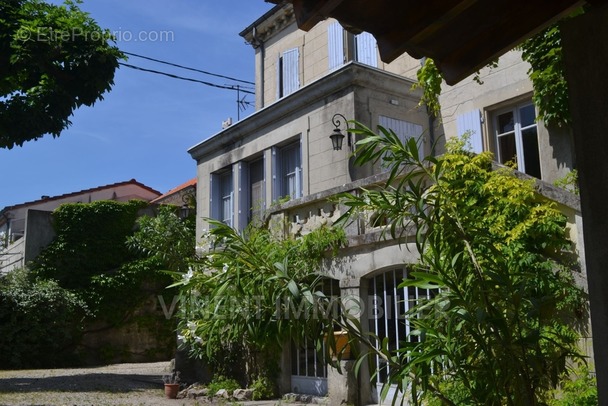 Maison à MONTELIMAR