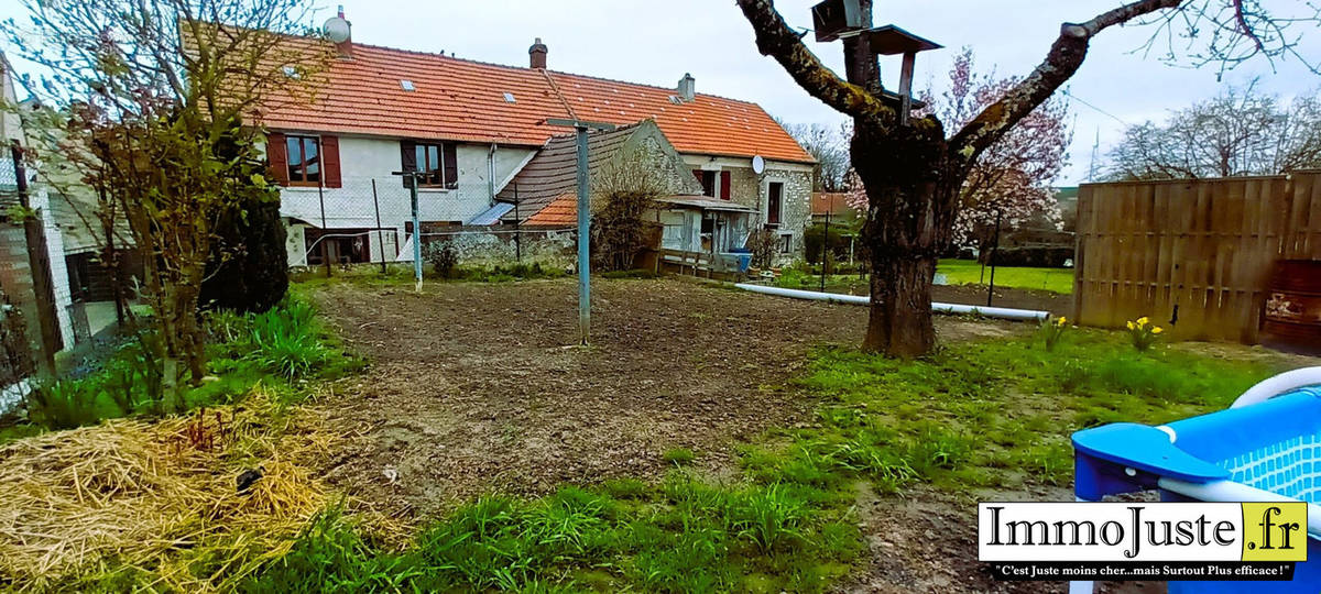 Maison à LATILLY