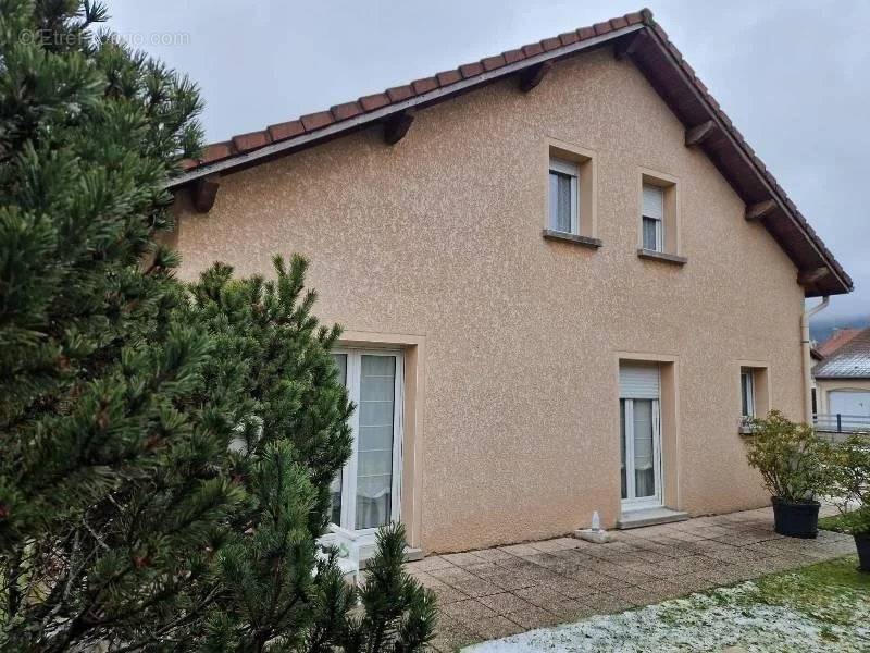 Maison à SAINT-ETIENNE-LES-REMIREMONT