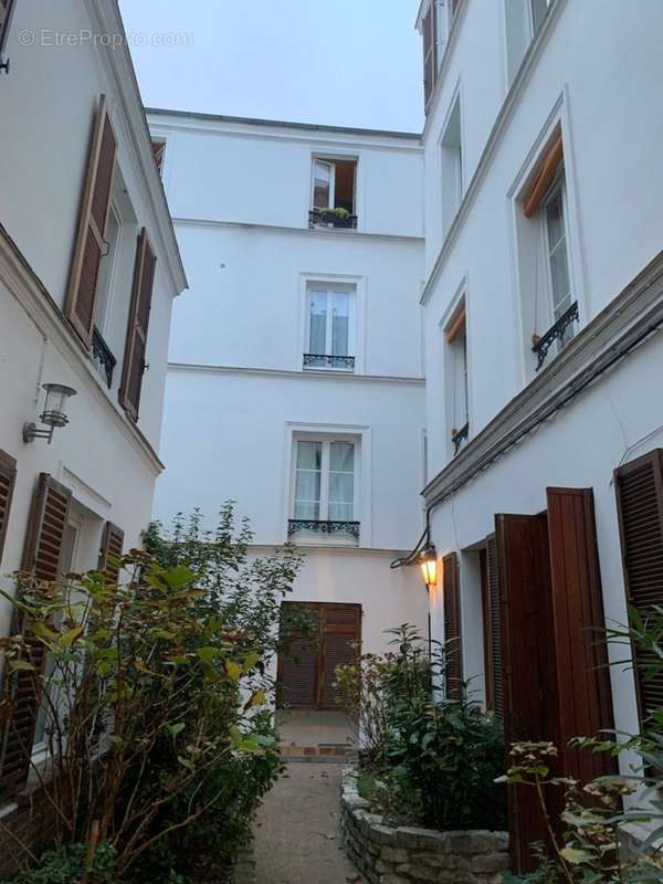 Appartement à PARIS-17E