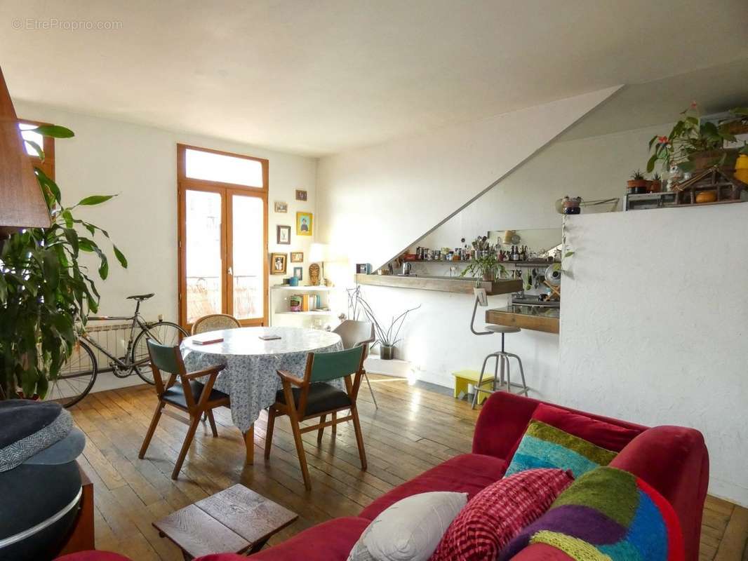 Appartement à PARIS-18E