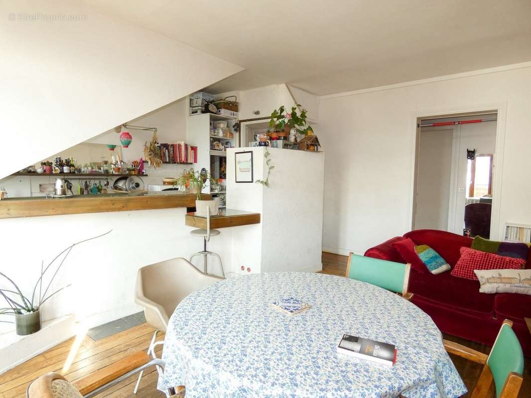 Appartement à PARIS-18E