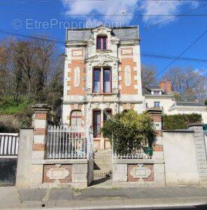 Maison à MONTRICHARD