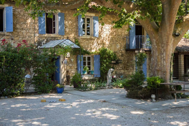 Maison à L&#039;ISLE-SUR-LA-SORGUE