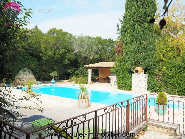 Maison à L&#039;ISLE-SUR-LA-SORGUE