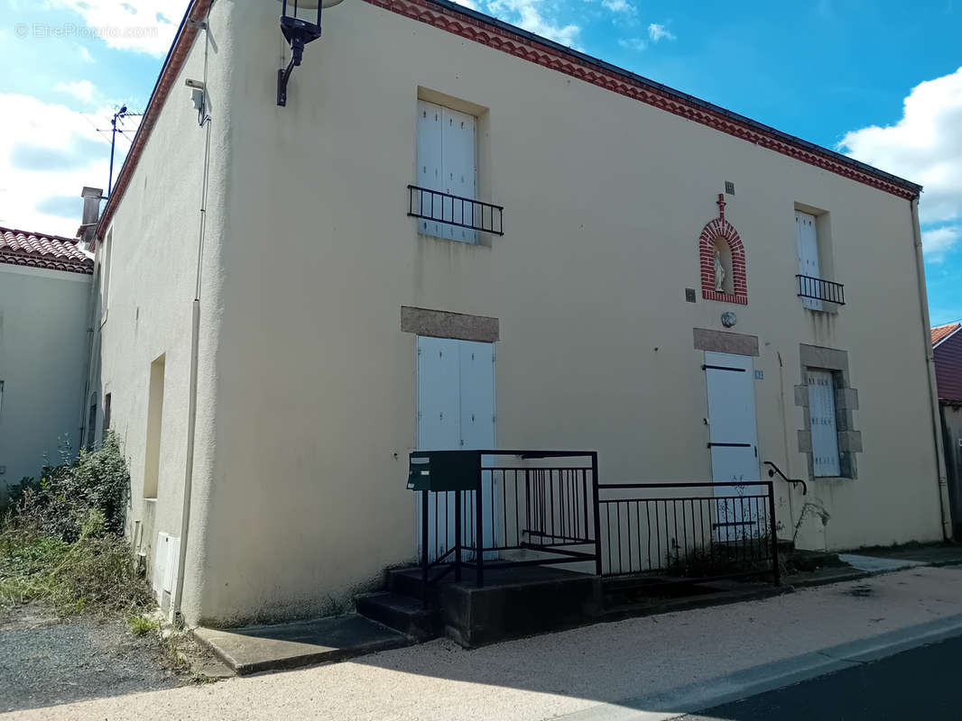 Maison à SAINT-MARTIN-DES-NOYERS