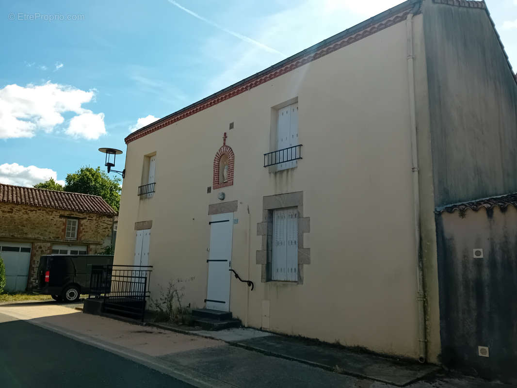 Maison à SAINT-MARTIN-DES-NOYERS