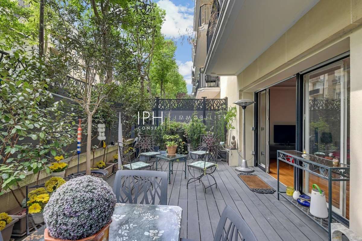 Appartement à NEUILLY-SUR-SEINE