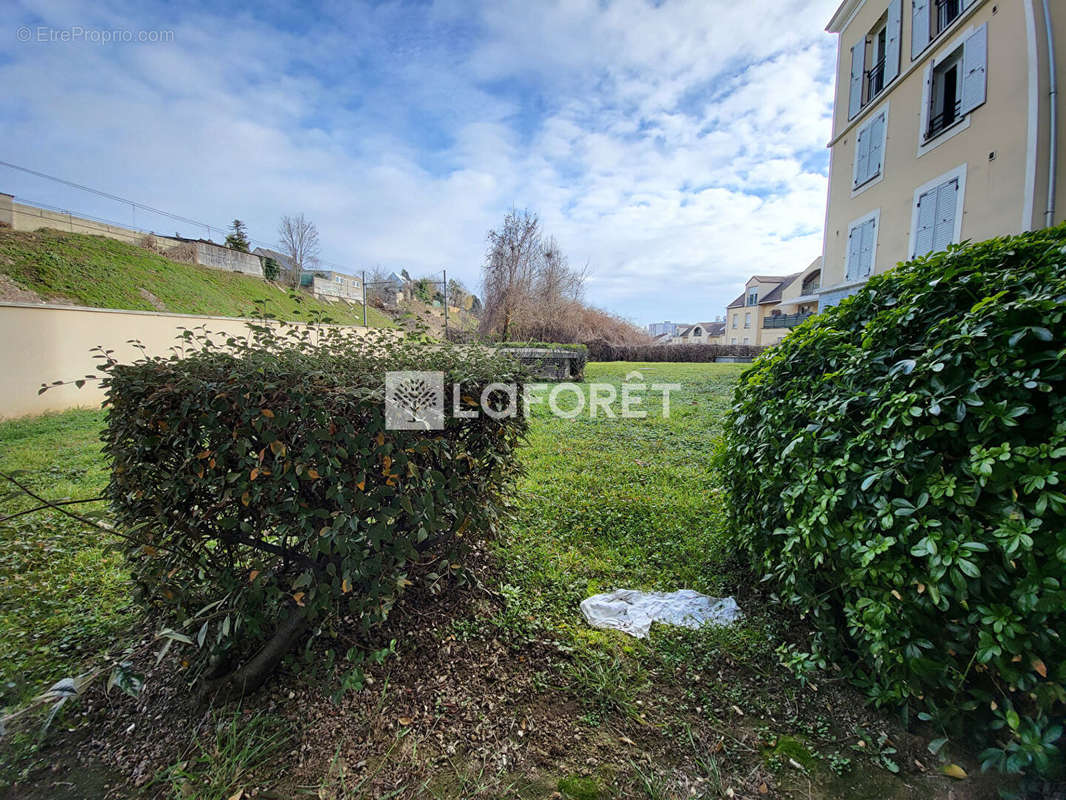 Appartement à CORBEIL-ESSONNES