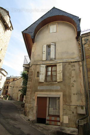 Maison à SEVERAC-LE-CHATEAU