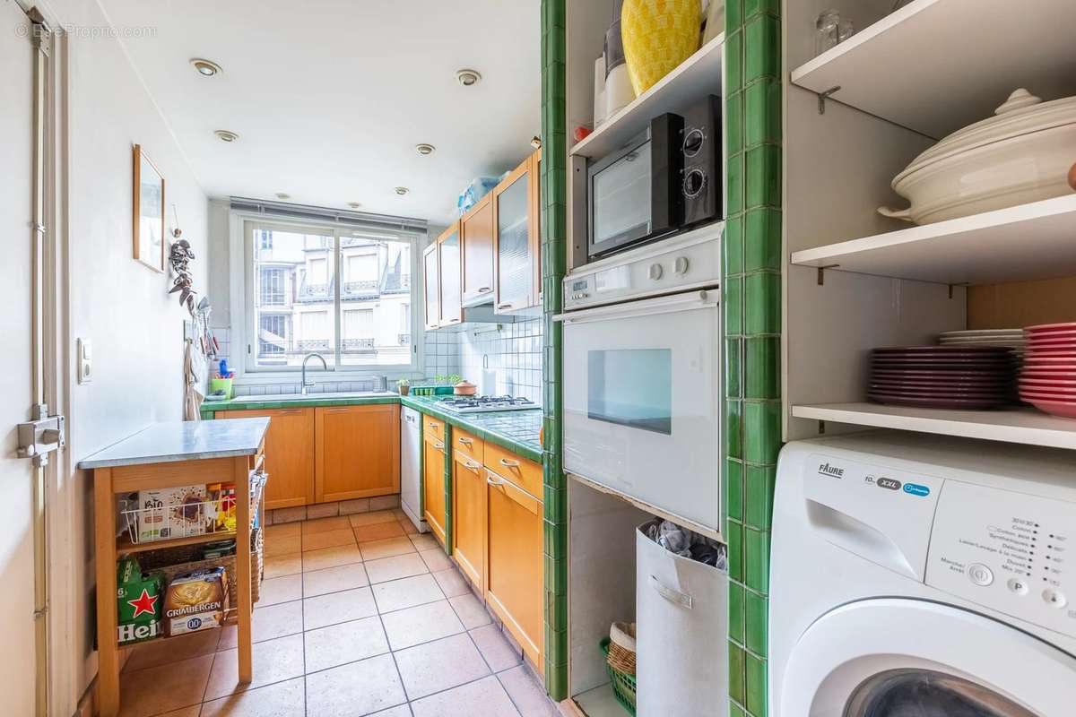 Appartement à PARIS-17E