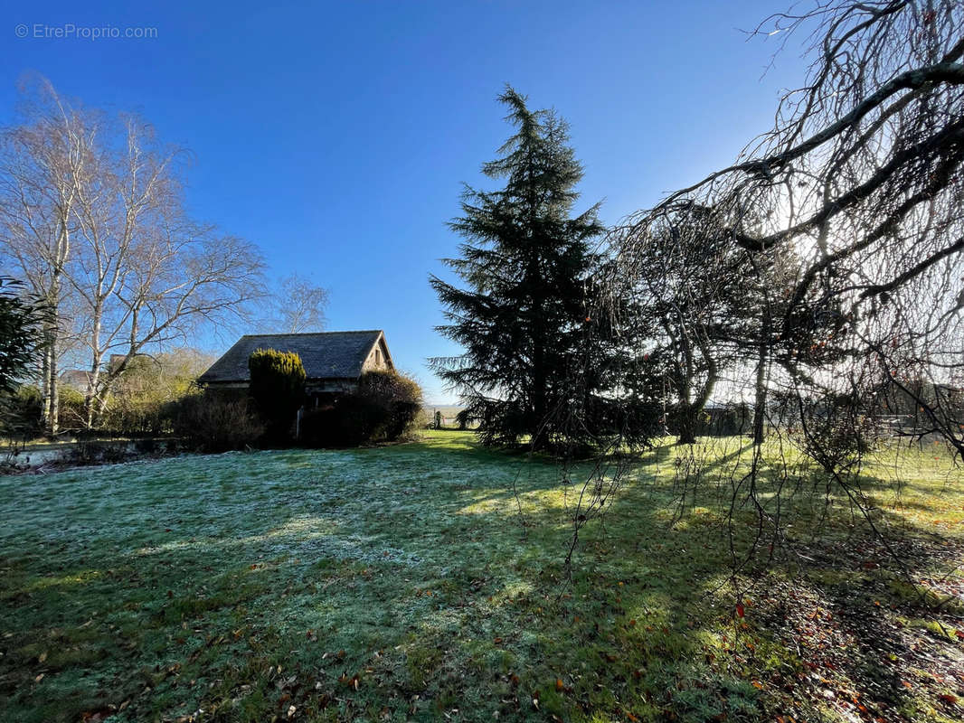 Terrain à LORREZ-LE-BOCAGE-PREAUX