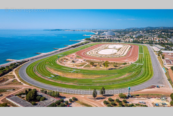 Commerce à CAGNES-SUR-MER