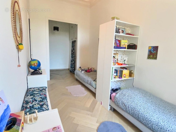 Appartement à MARSEILLE-1E