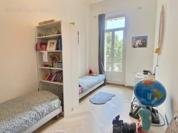 Appartement à MARSEILLE-1E