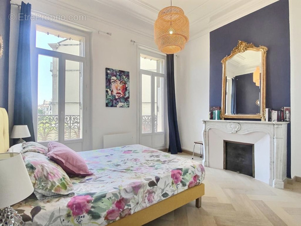 Appartement à MARSEILLE-1E