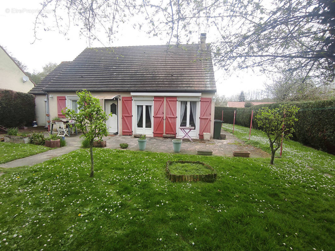 Maison à SAINT-OMER-EN-CHAUSSEE