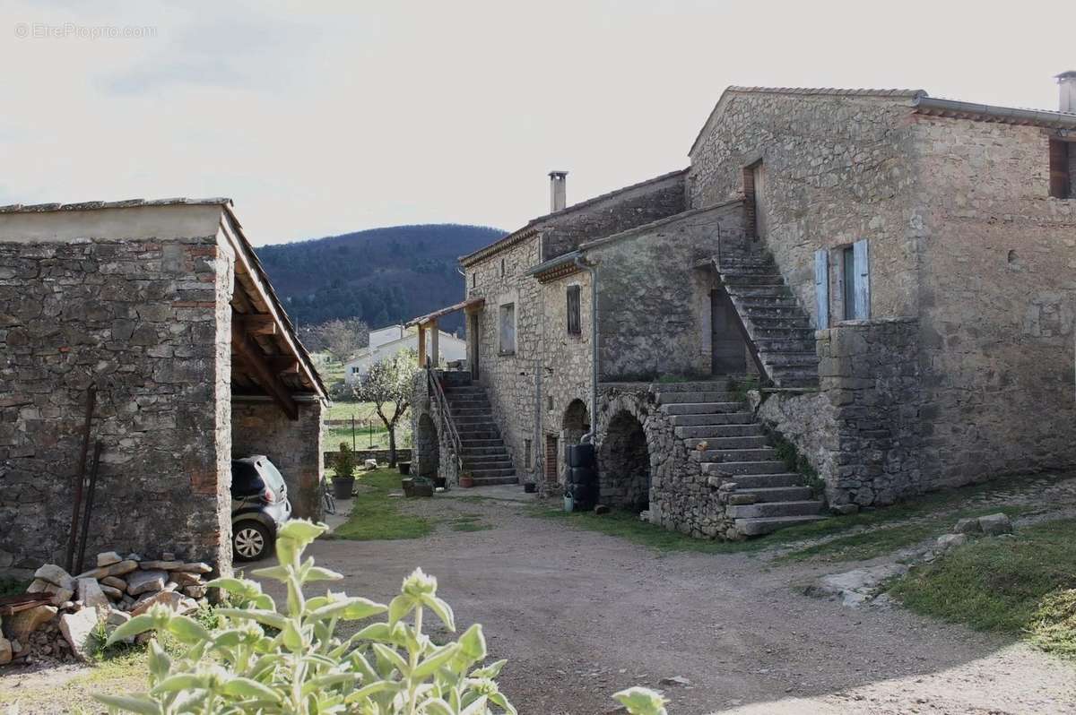 Maison à COURRY