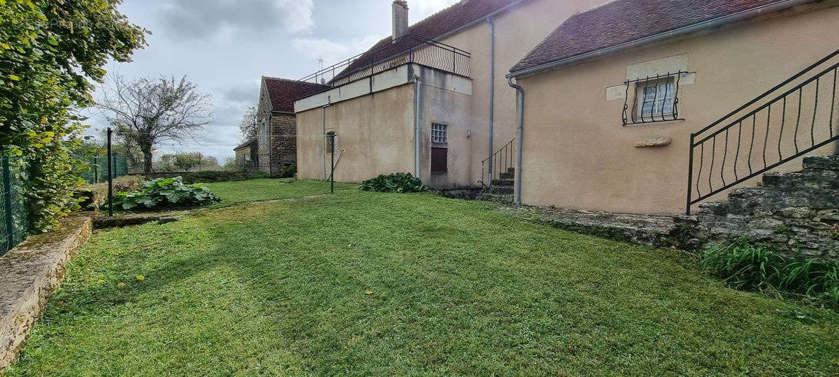 Maison à BRINON-SUR-BEUVRON