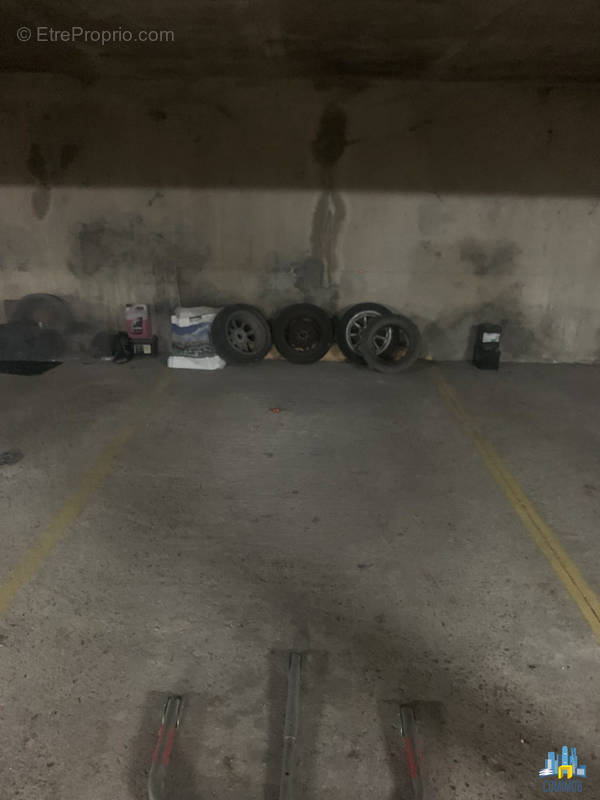 Parking à SAINT-DENIS