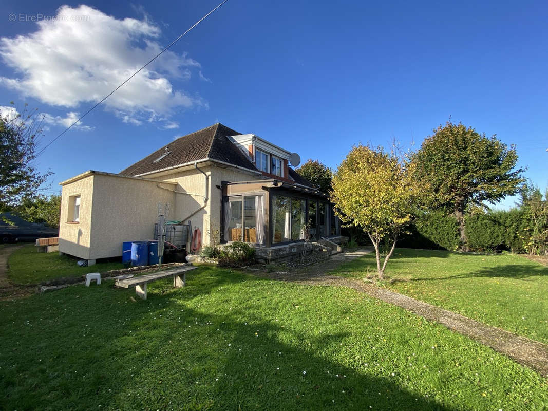 Maison à SAINT-ETIENNE-DU-ROUVRAY