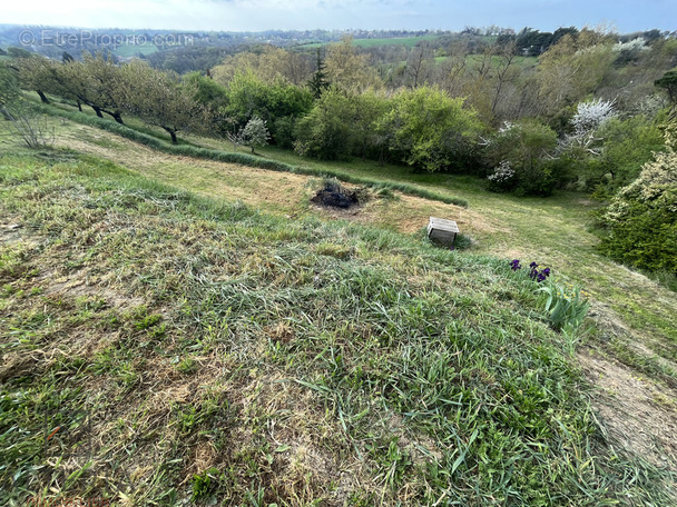 Terrain à AUZEVILLE-TOLOSANE