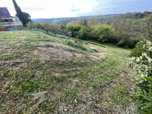 Terrain à AUZEVILLE-TOLOSANE