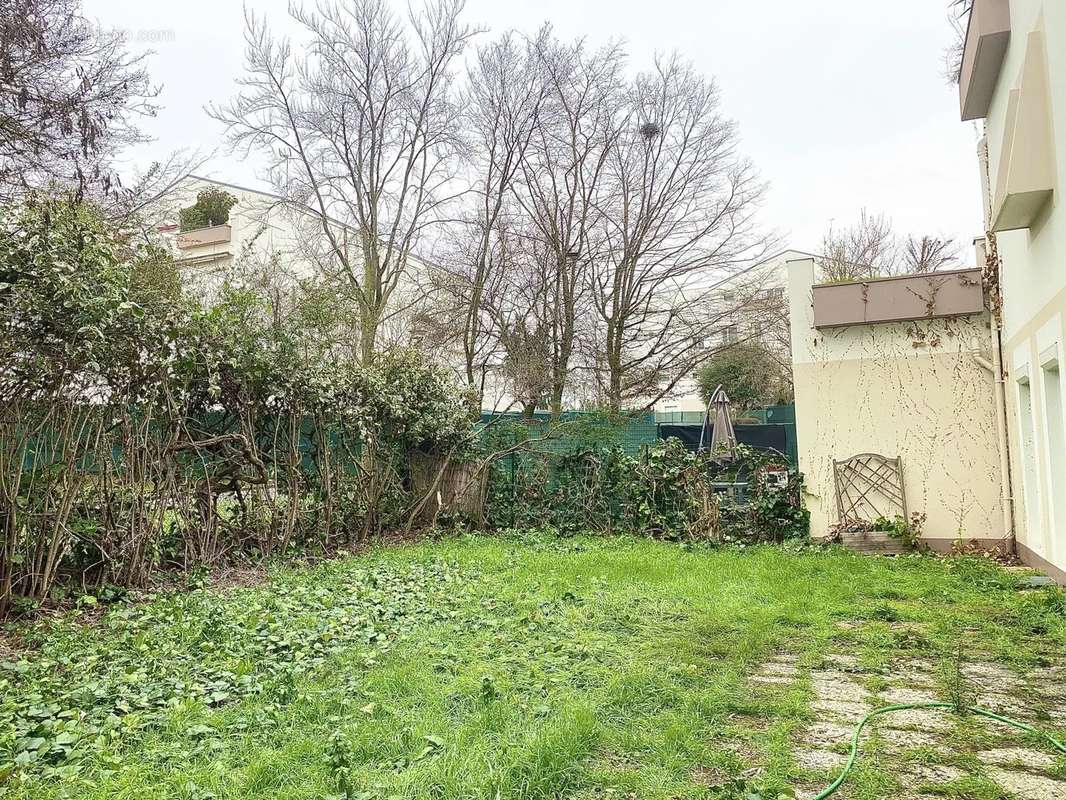 Appartement à SARTROUVILLE