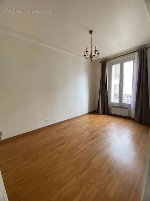 Appartement à PARIS-14E